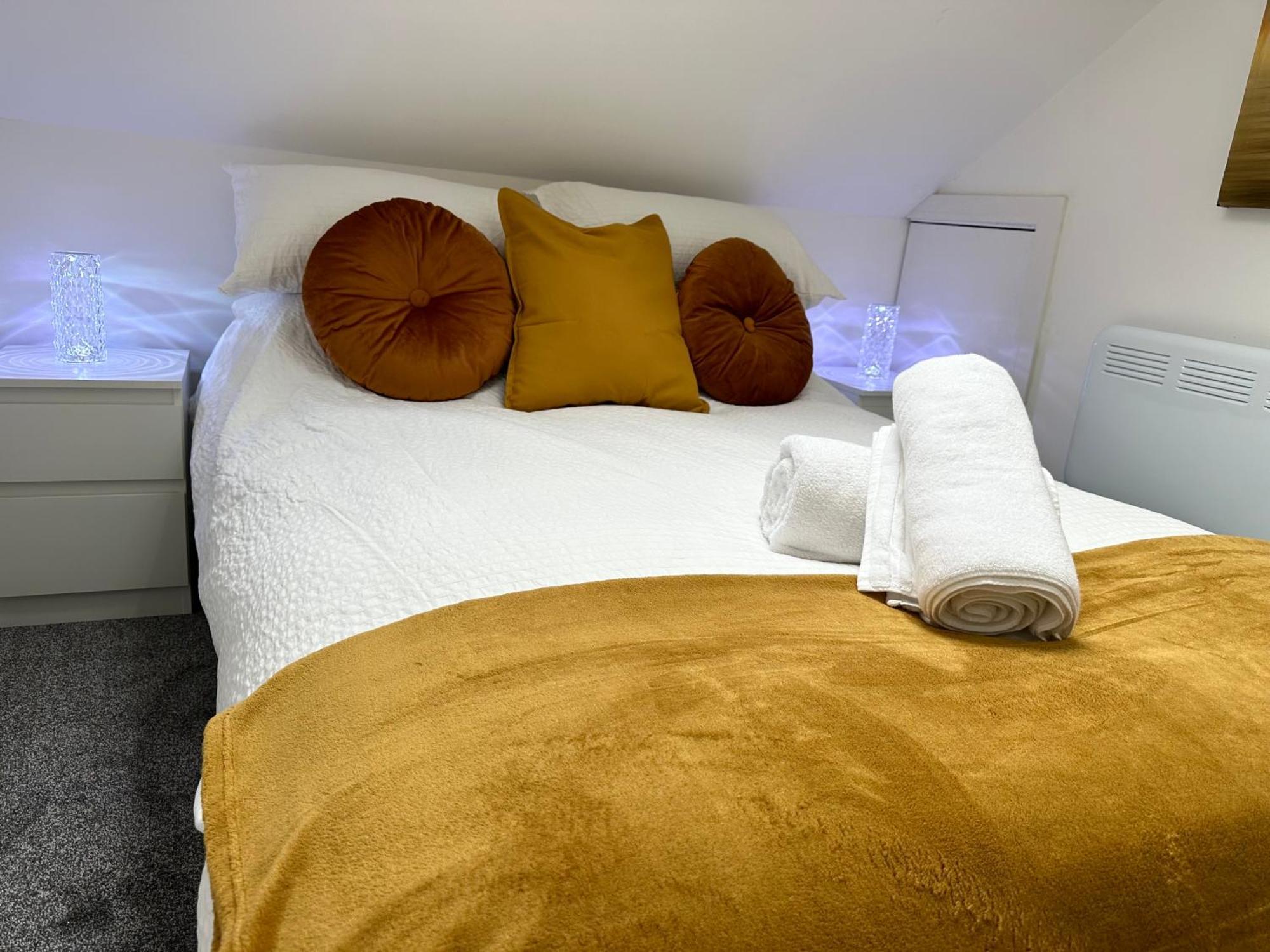 Vibrant Apartments Close To City Centre Кардифф Экстерьер фото