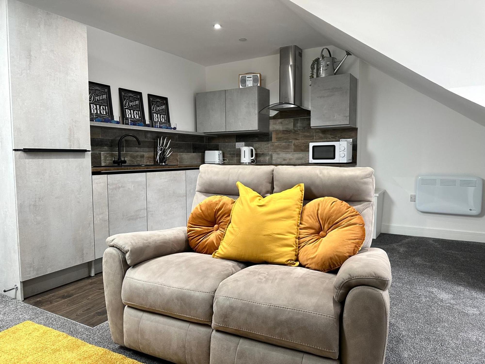Vibrant Apartments Close To City Centre Кардифф Экстерьер фото