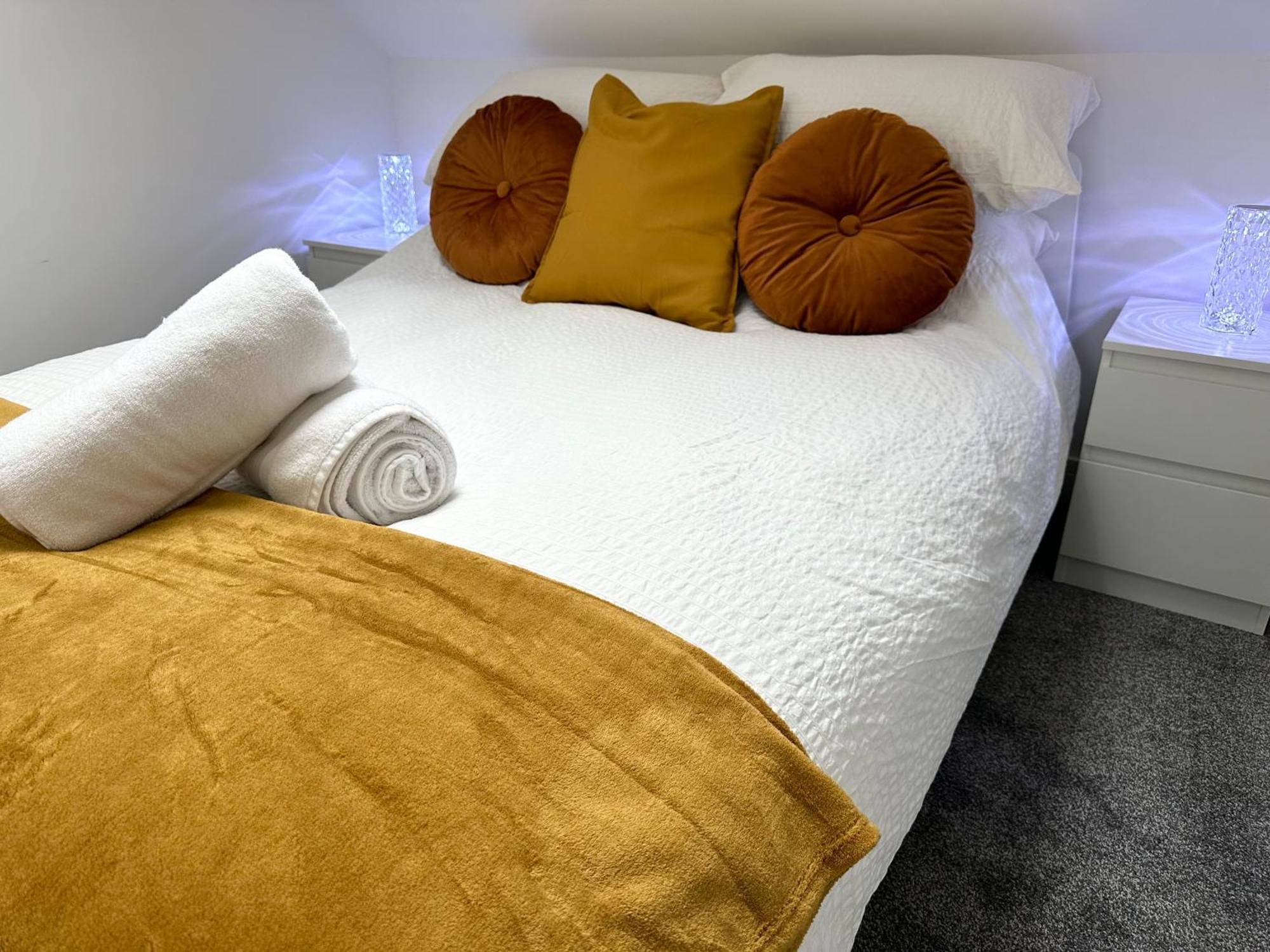 Vibrant Apartments Close To City Centre Кардифф Экстерьер фото
