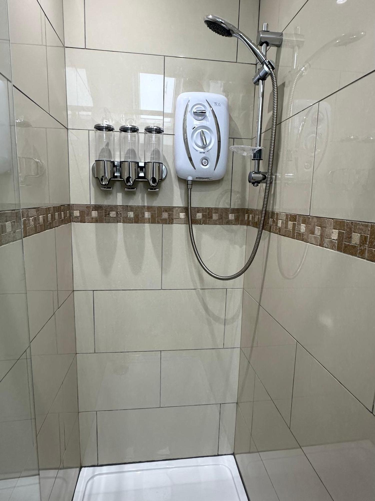 Vibrant Apartments Close To City Centre Кардифф Экстерьер фото